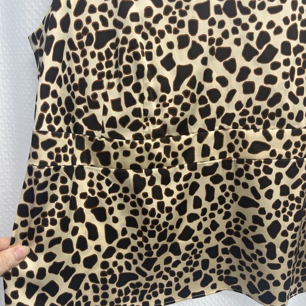 Talbots Silk Brown Giraffe Print Satin Sleeveless Top 14P Classic Mobwife - Picture 2 of 8